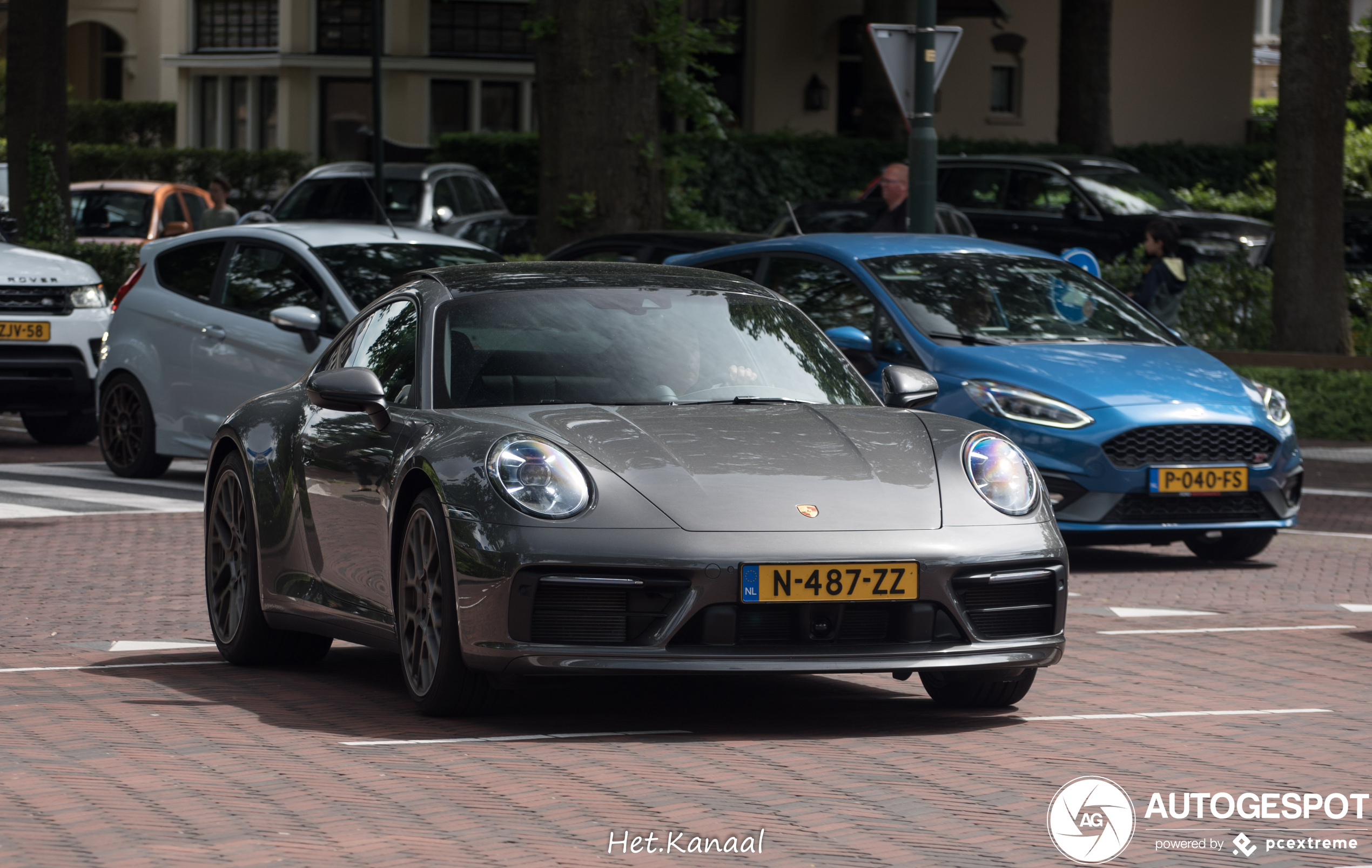 Porsche 992 Carrera 4S