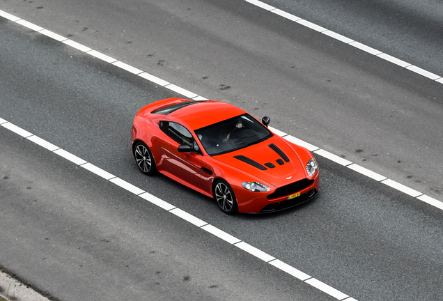 Aston Martin V12 Vantage