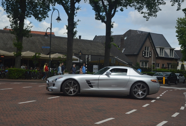 Mercedes-Benz SLS AMG