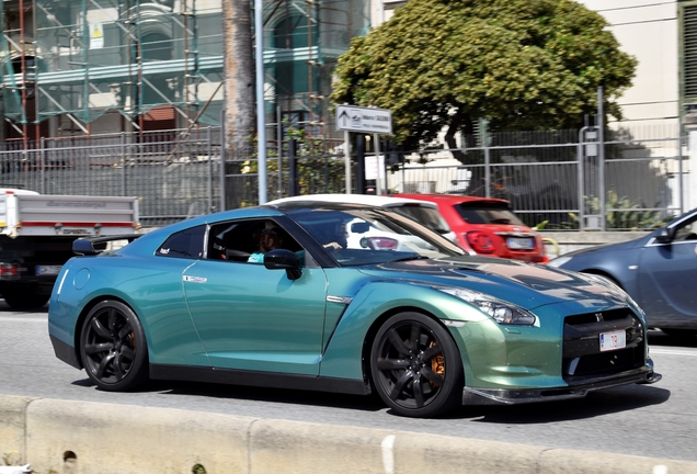 Nissan GT-R