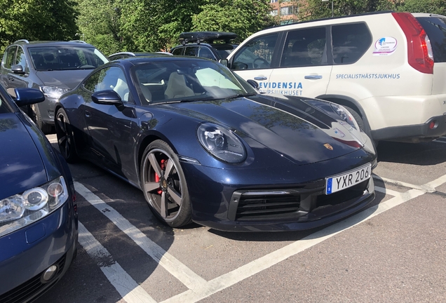 Porsche 992 Carrera 4S