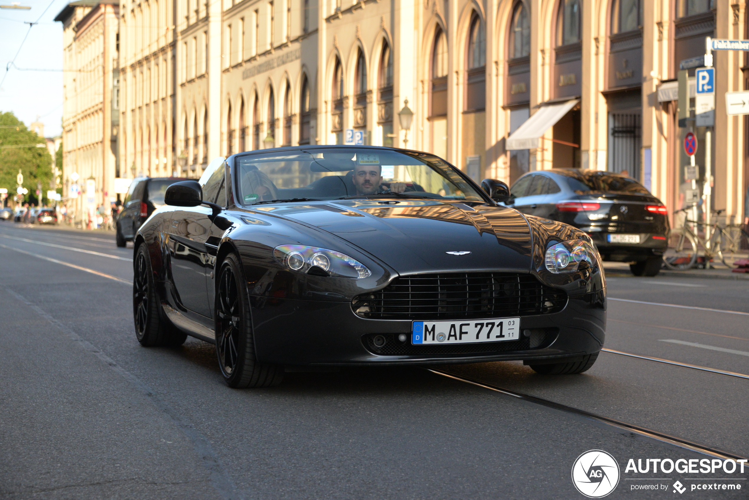 Aston Martin V8 Vantage Roadster