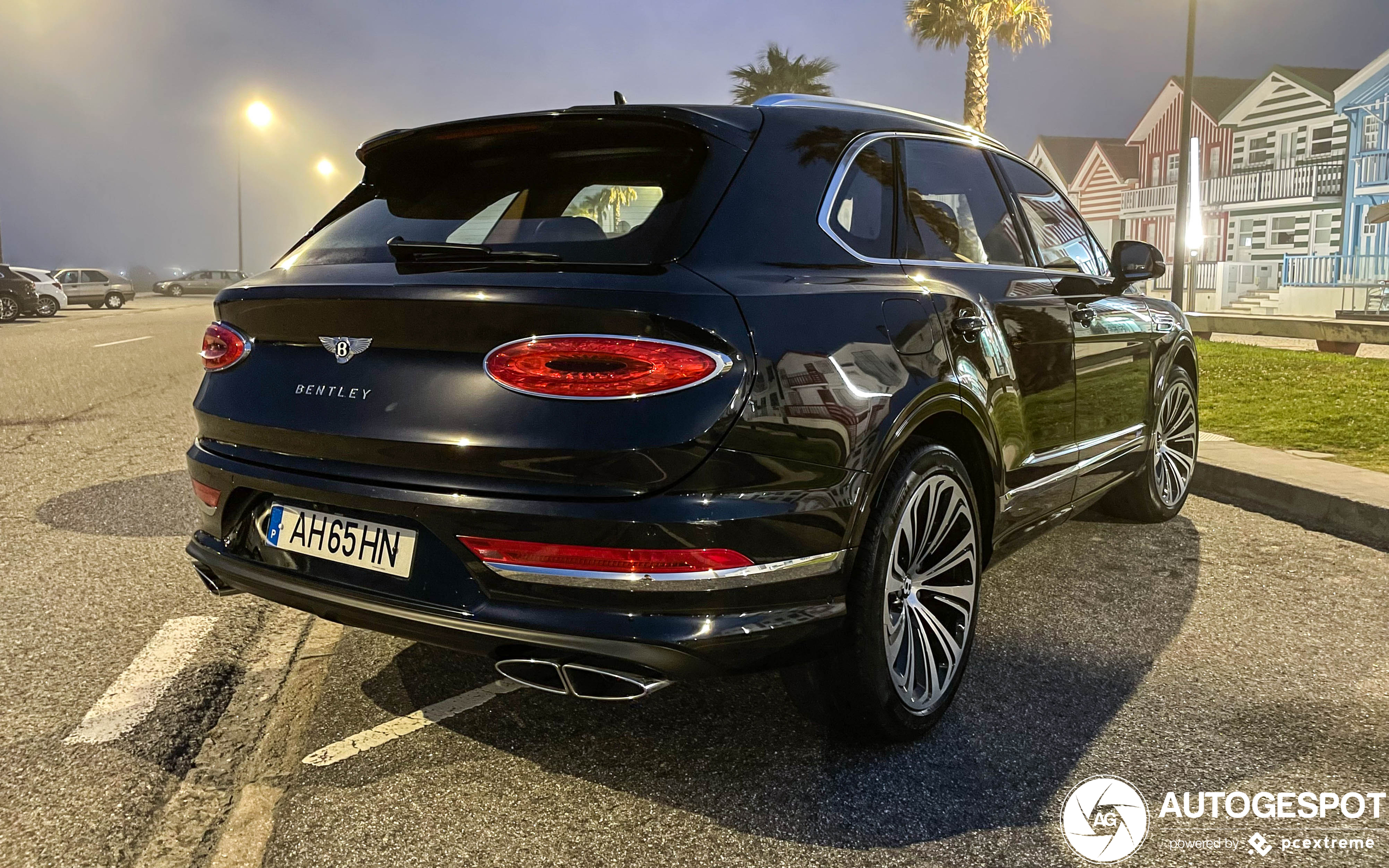 Bentley Bentayga Hybrid 2021