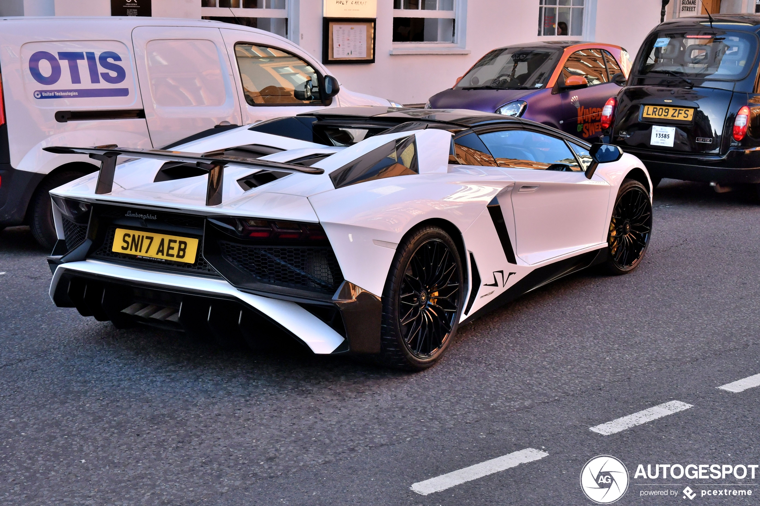 Lamborghini Aventador LP750-4 SuperVeloce Roadster