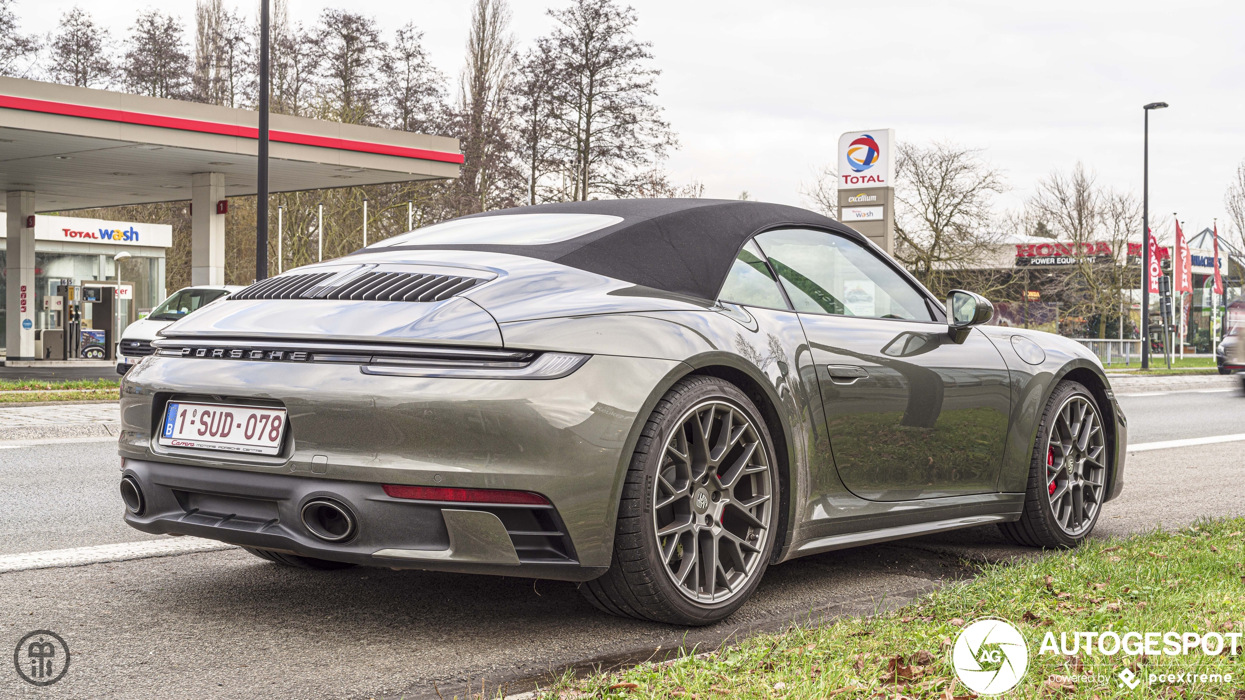 Porsche 992 Carrera 4S Cabriolet