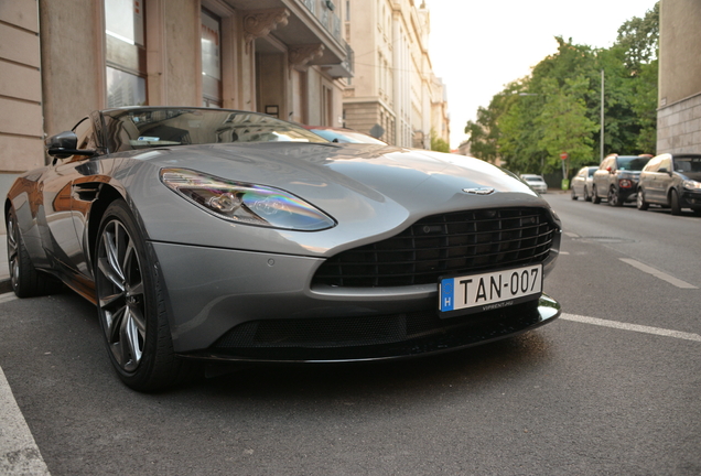 Aston Martin DB11