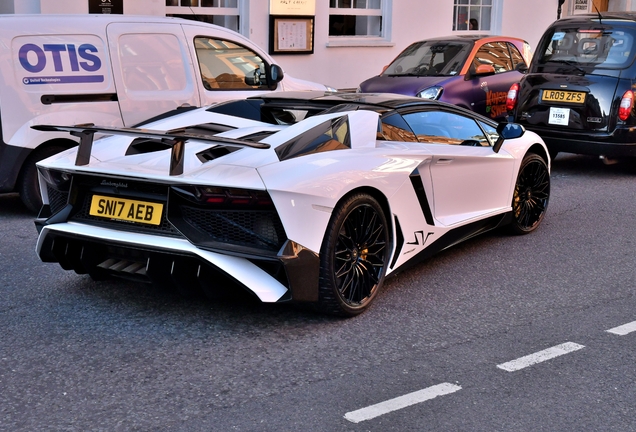 Lamborghini Aventador LP750-4 SuperVeloce Roadster