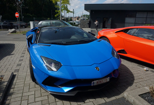 Lamborghini Aventador S LP740-4 Roadster