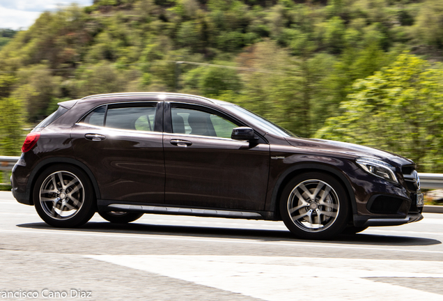 Mercedes-AMG GLA 45 X156