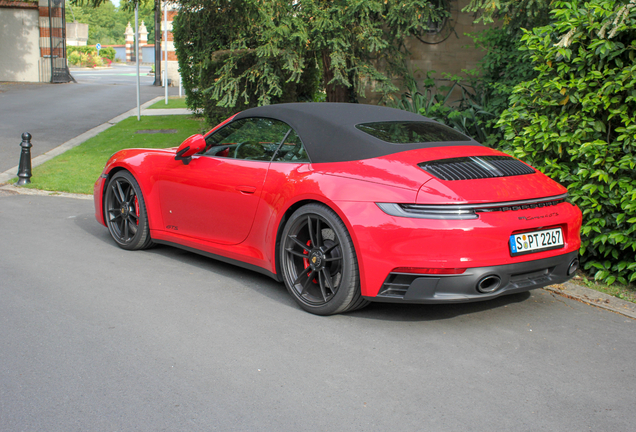 Porsche 992 Carrera 4 GTS Cabriolet