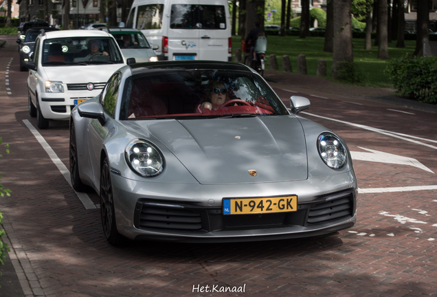 Porsche 992 Carrera 4S