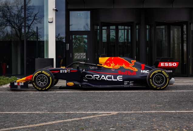 Red Bull Racing RB13