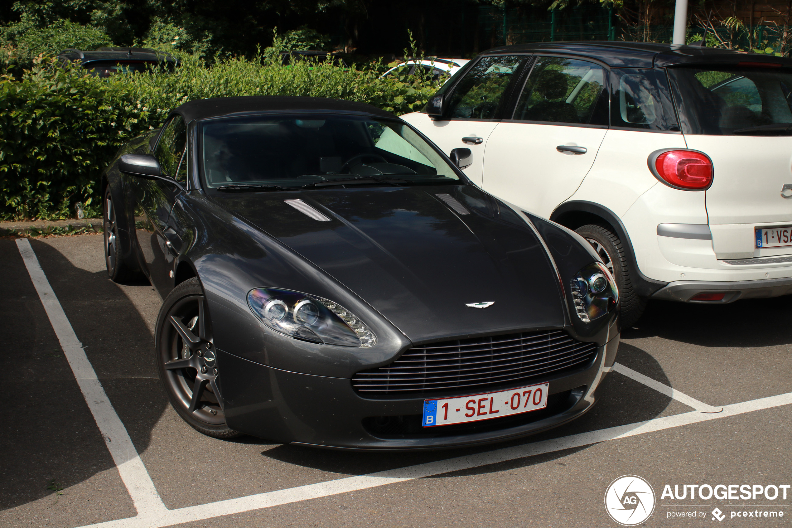 Aston Martin V8 Vantage Roadster