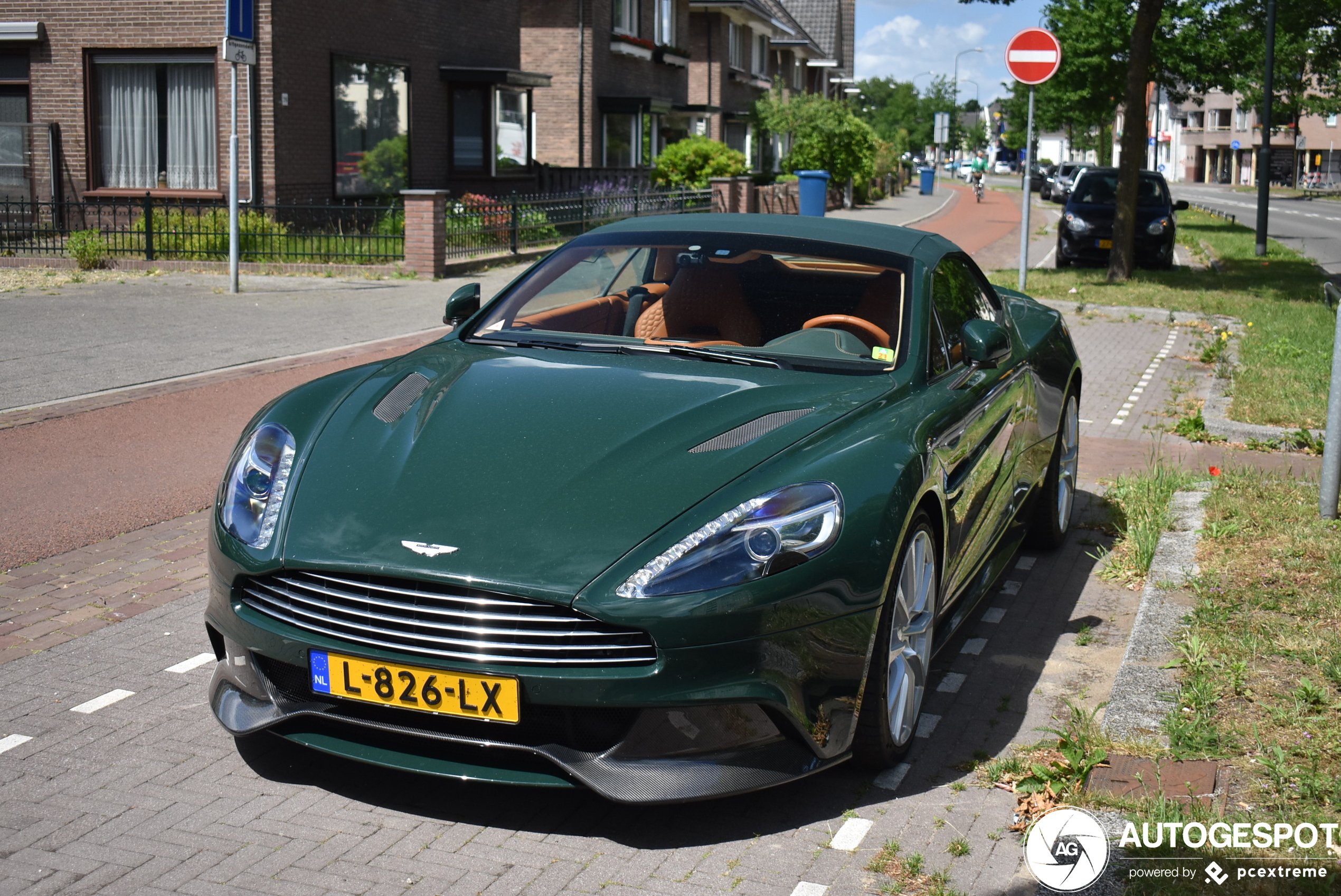 Aston Martin Vanquish Volante