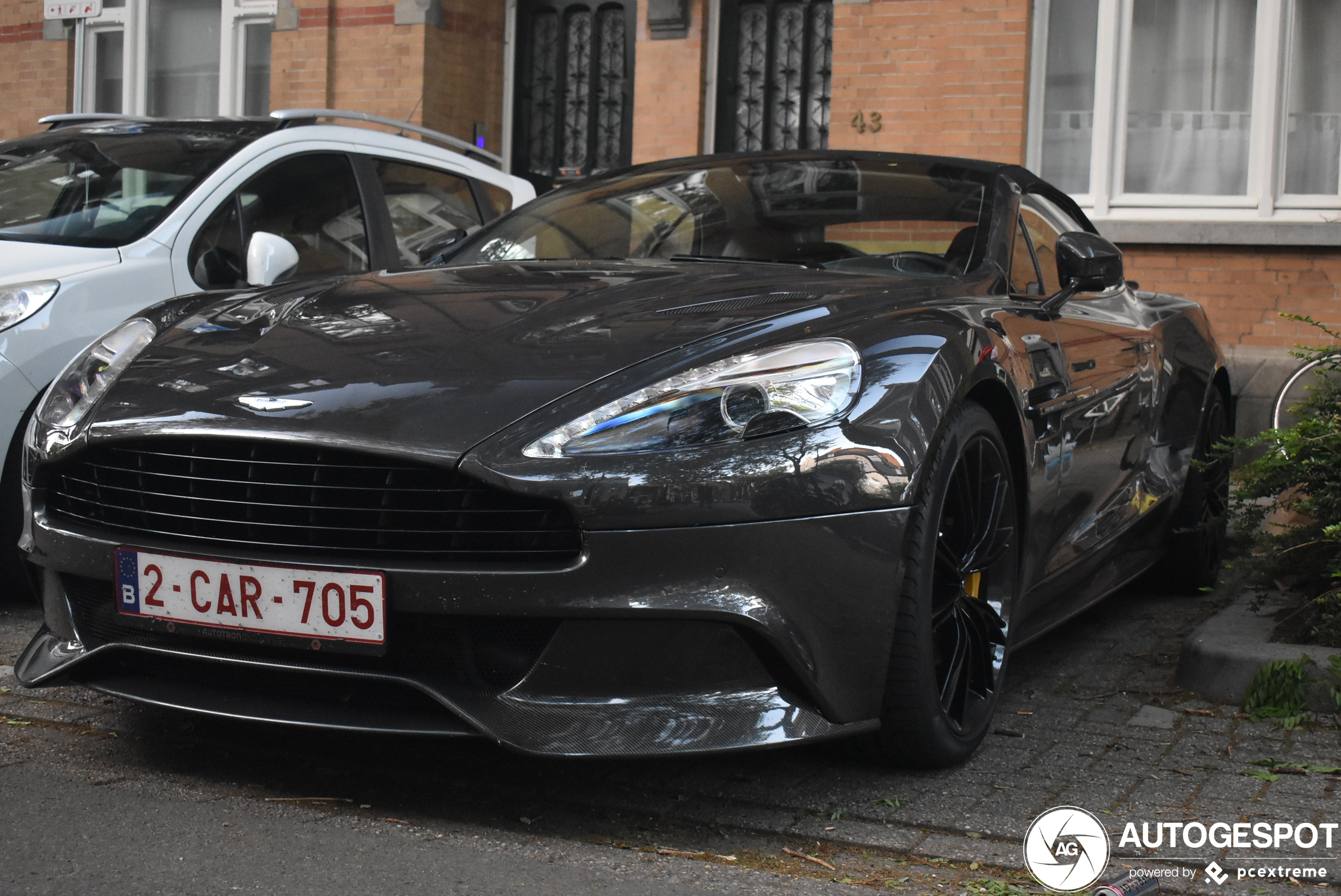 Aston Martin Vanquish Volante