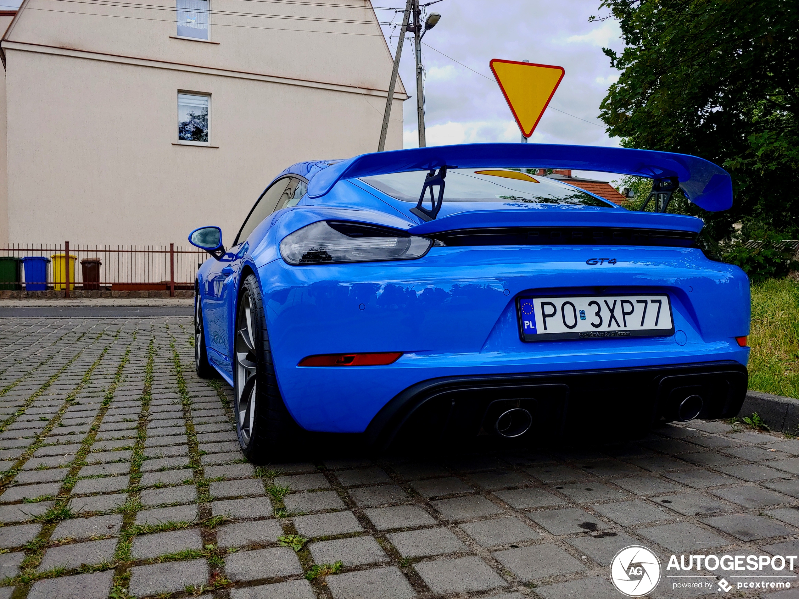 Porsche 718 Cayman GT4