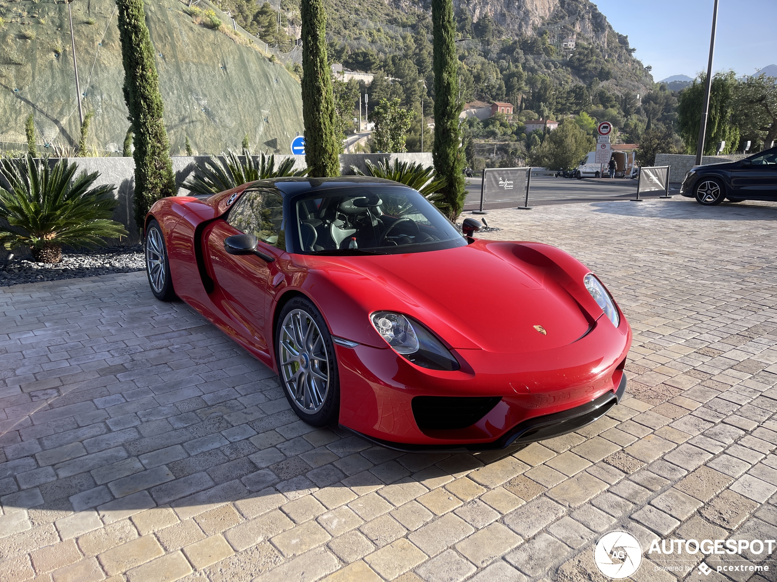 Porsche 918 Spyder Weissach Package