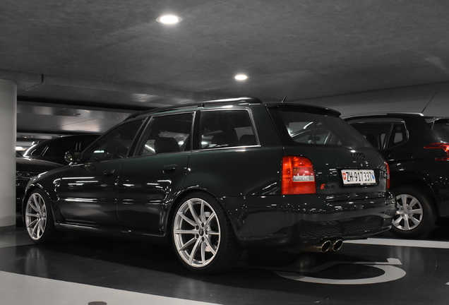 Audi RS4 Avant B5