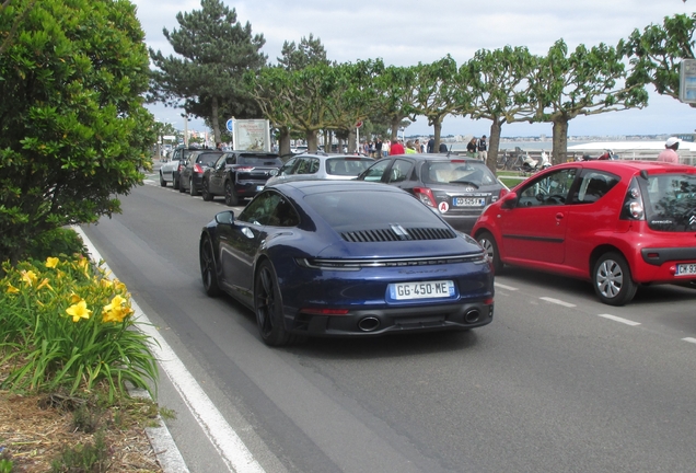 Porsche 992 Carrera GTS