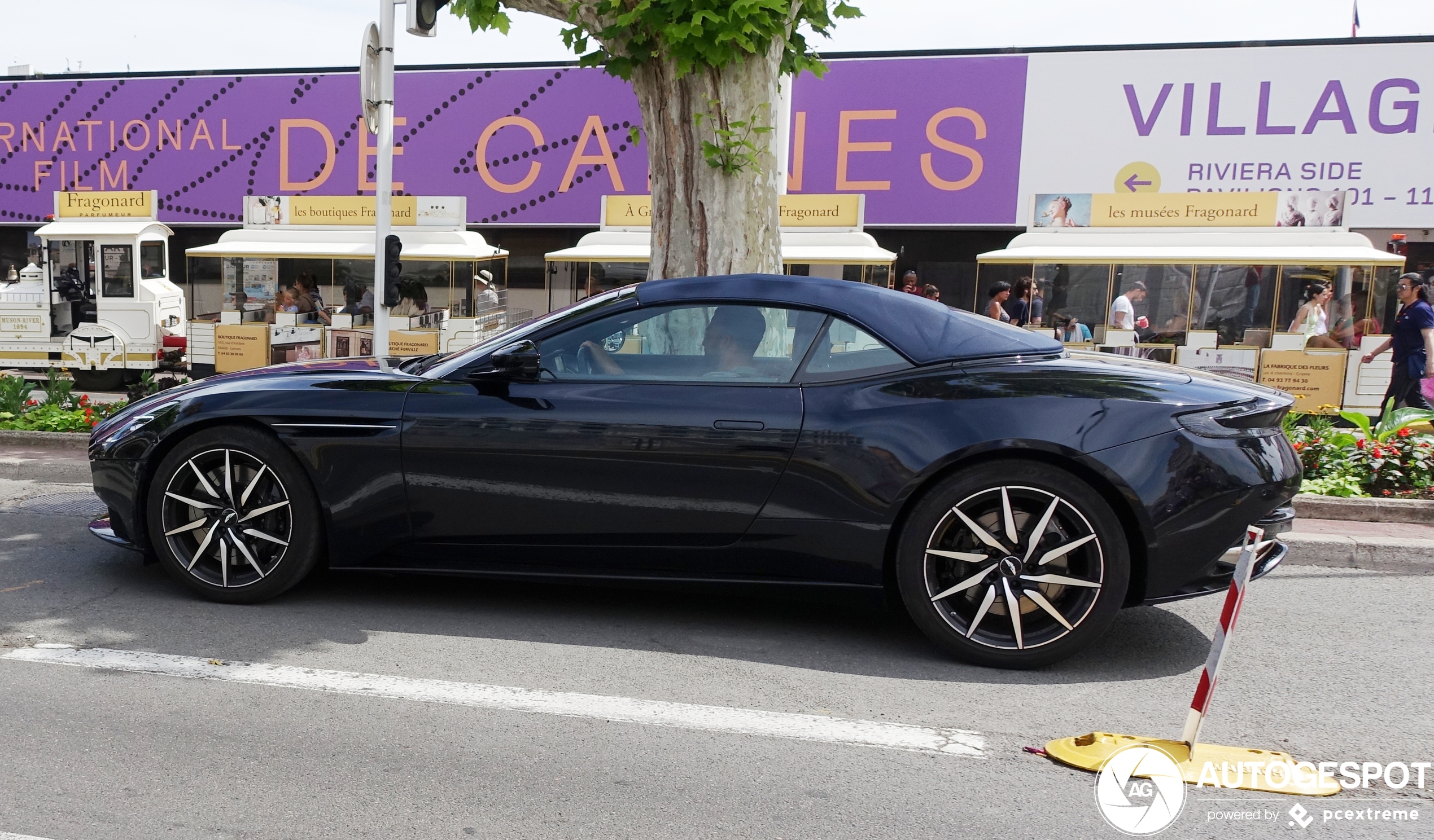 Aston Martin DB11 V8 Volante