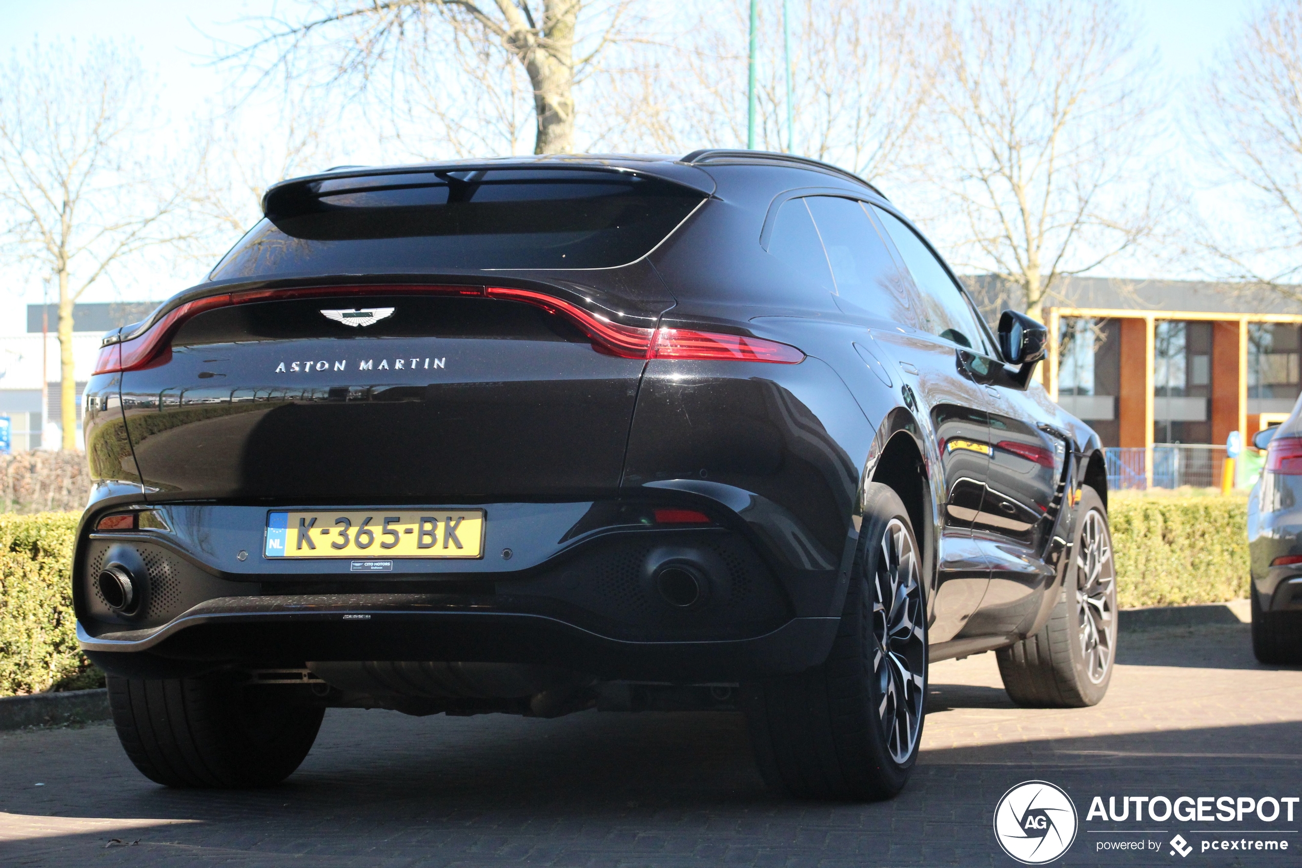 Aston Martin DBX