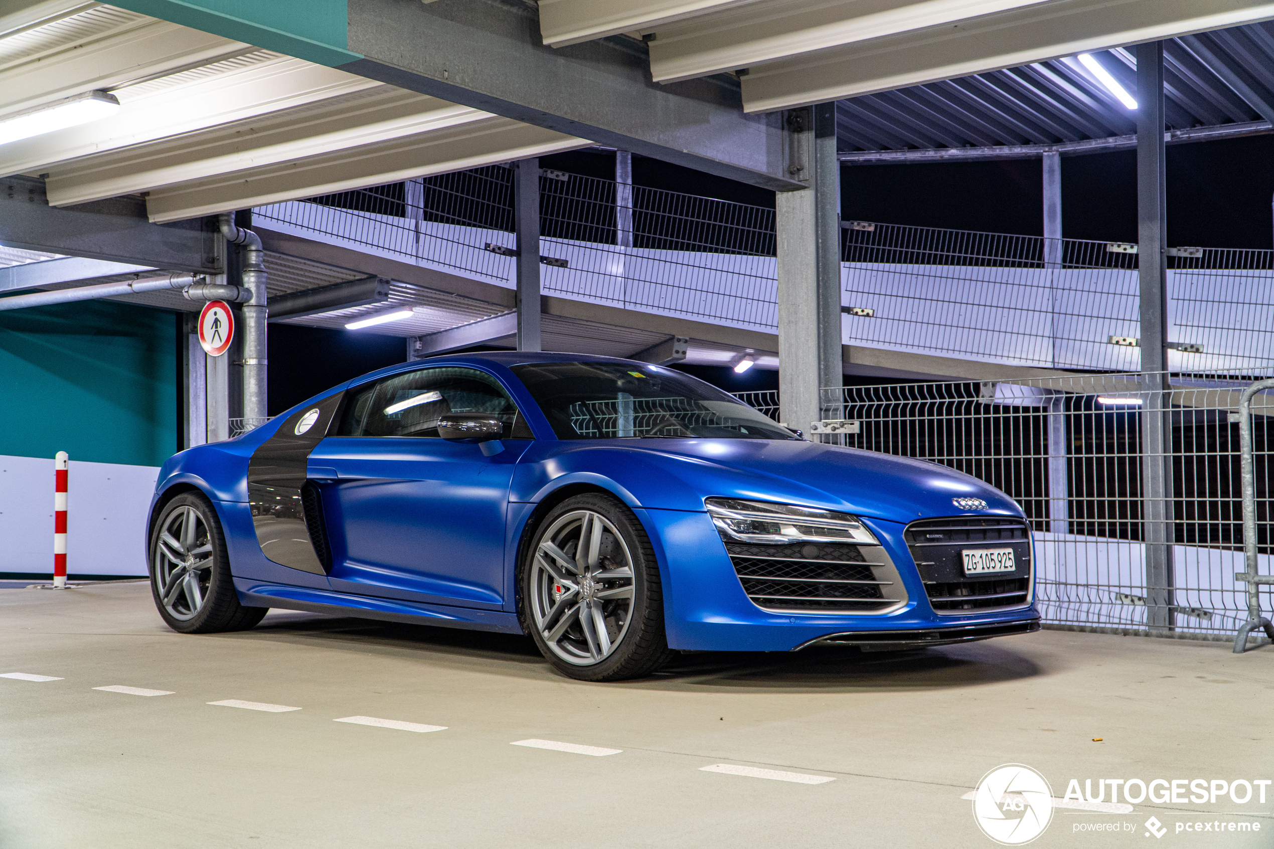 Audi R8 V10 Plus 2013