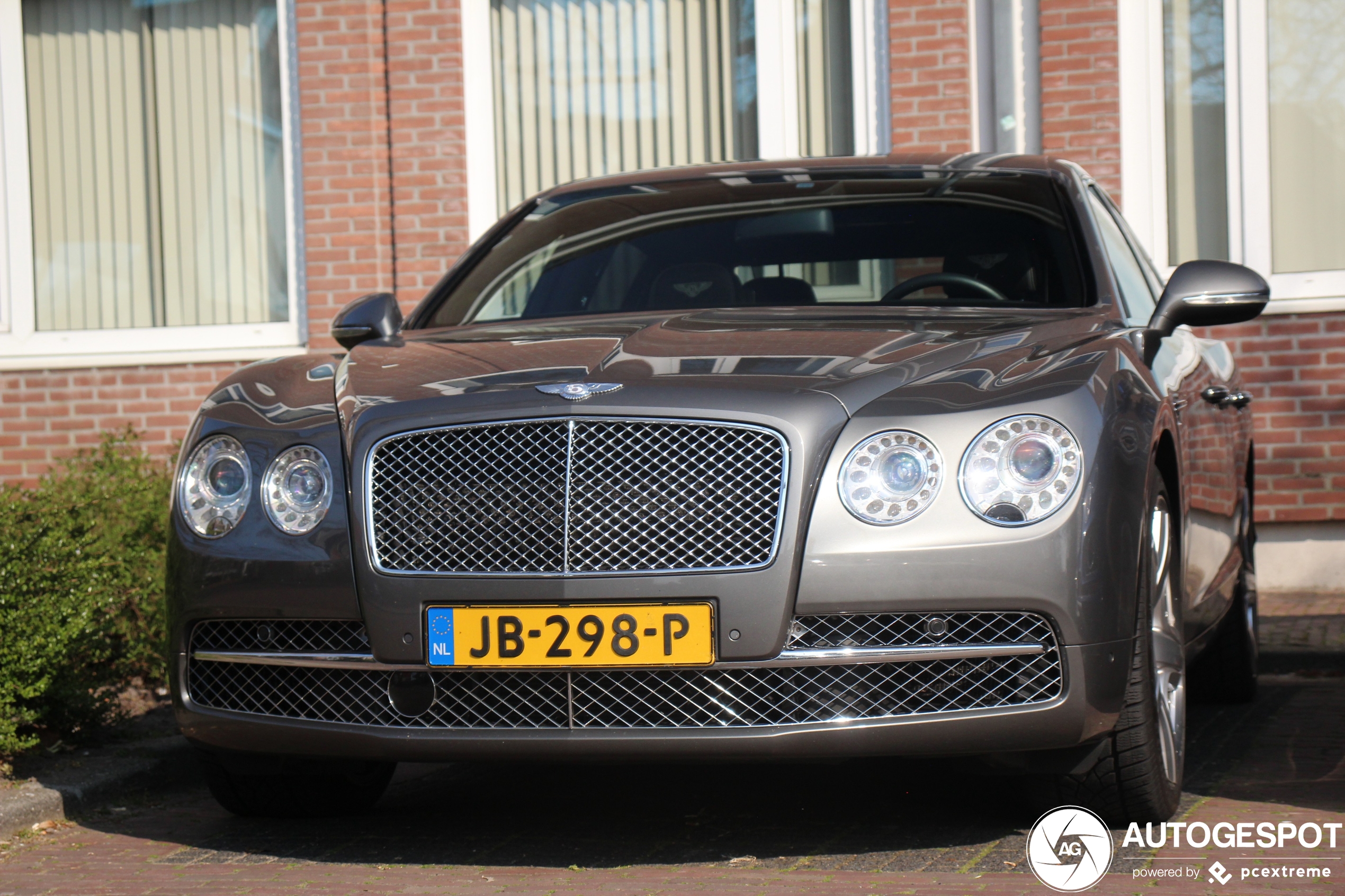 Bentley Flying Spur V8