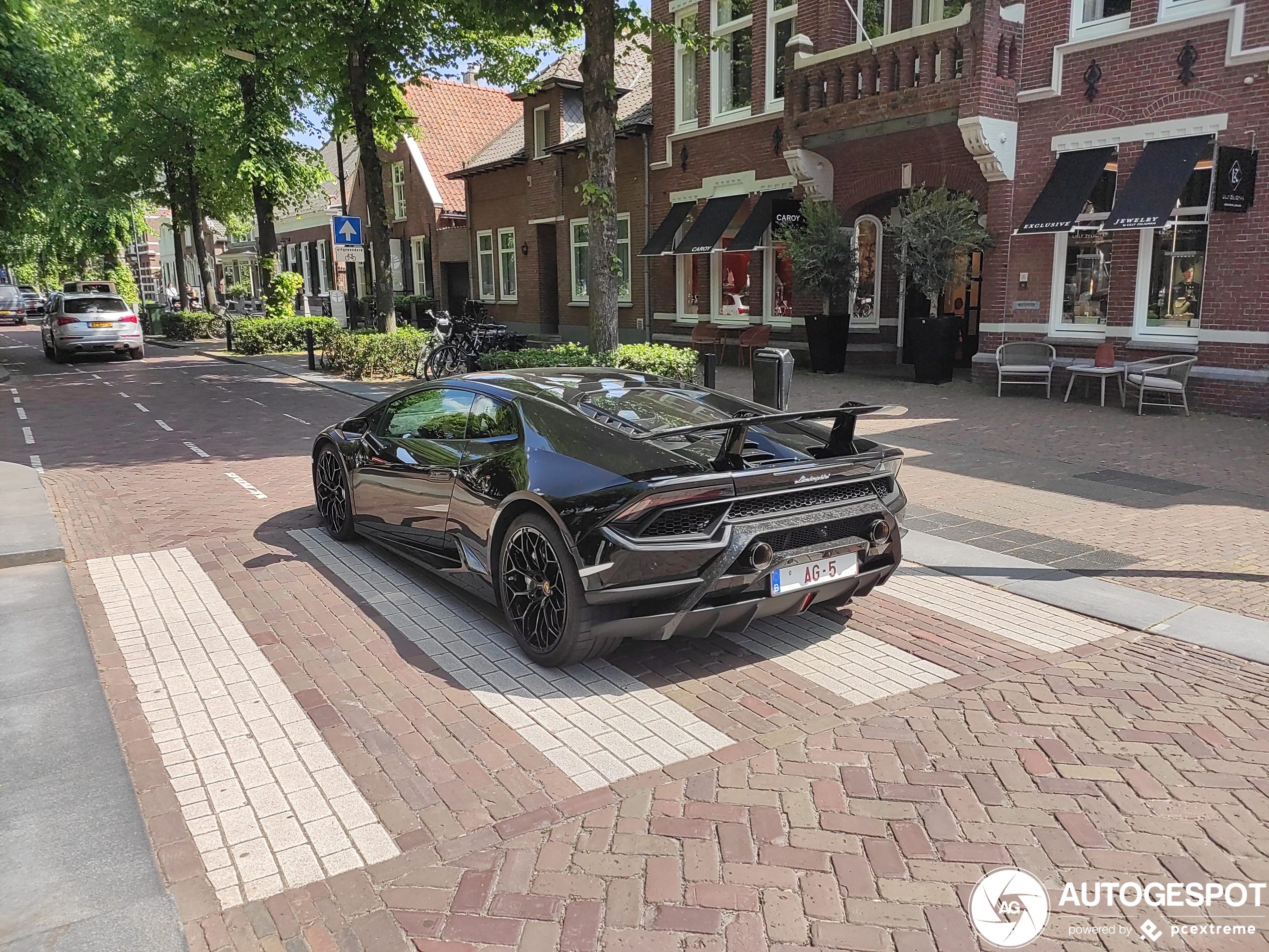 Lamborghini Huracán LP640-4 Performante