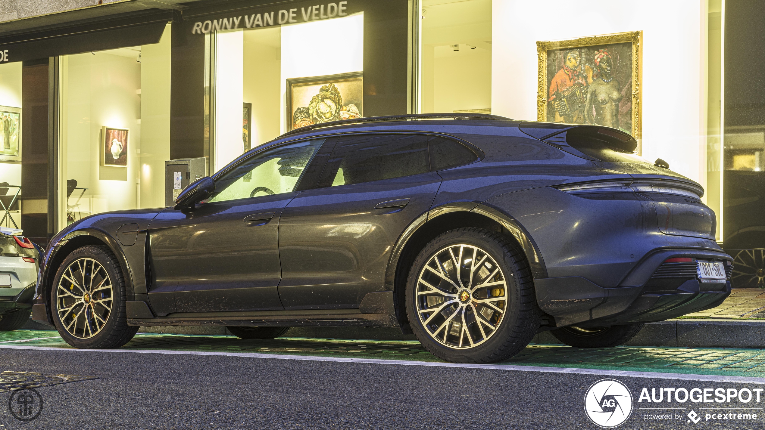 Porsche Taycan Turbo S Cross Turismo