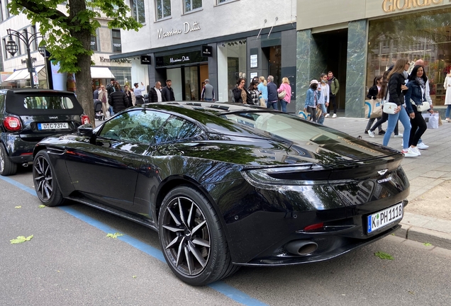 Aston Martin DB11