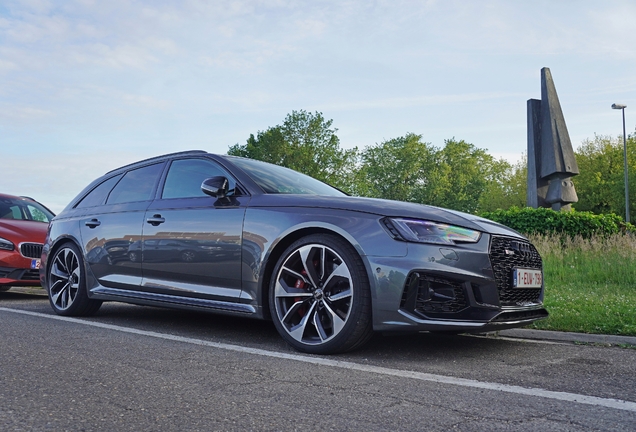 Audi RS4 Avant B9