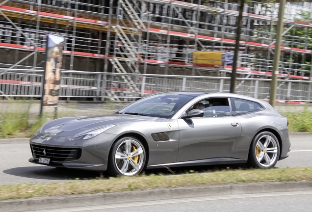 Ferrari GTC4Lusso