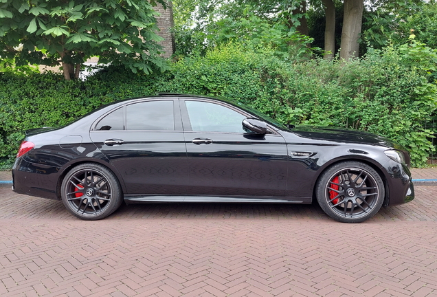 Mercedes-AMG E 63 S W213