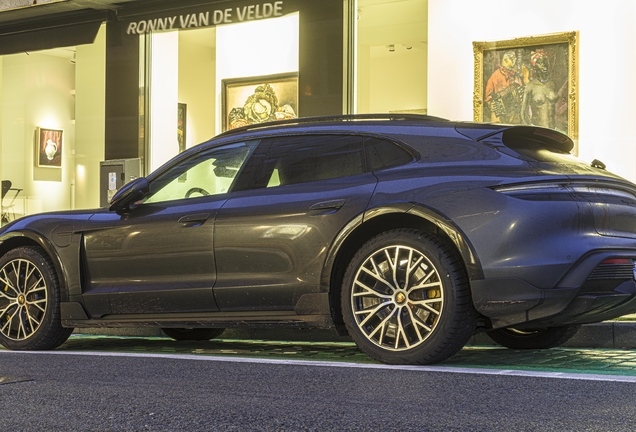 Porsche Taycan Turbo S Cross Turismo