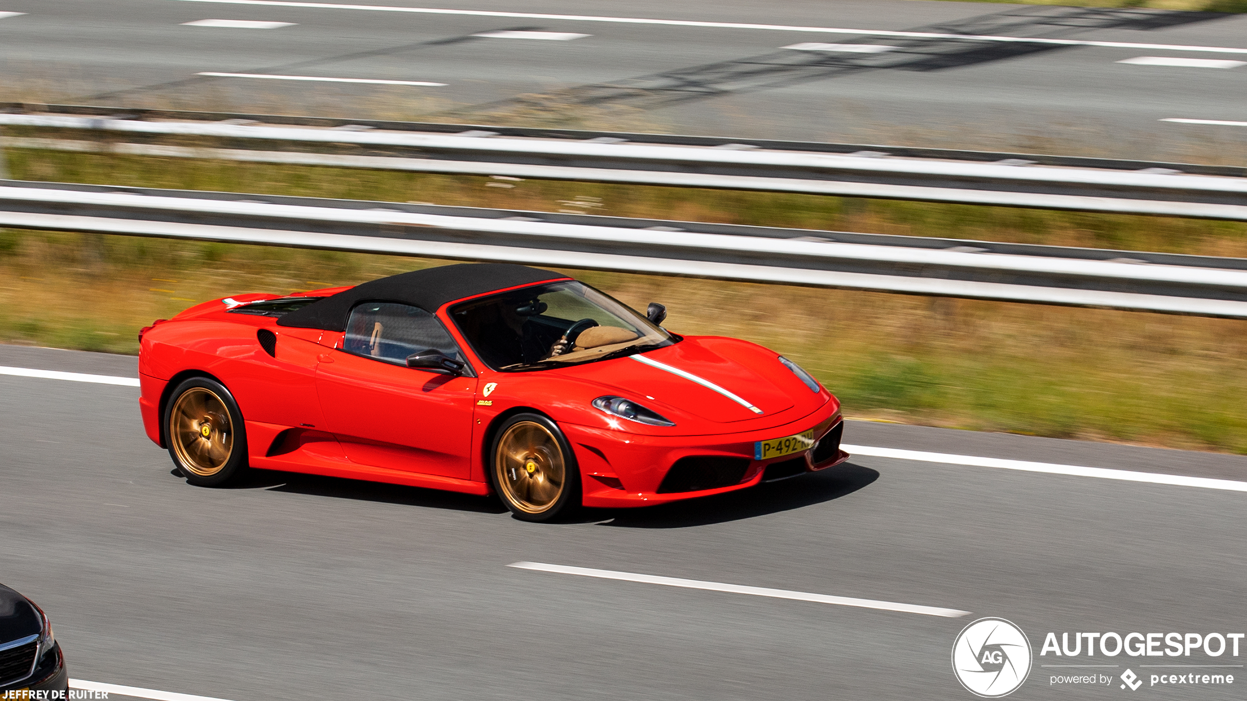 Ferrari Scuderia Spider 16M