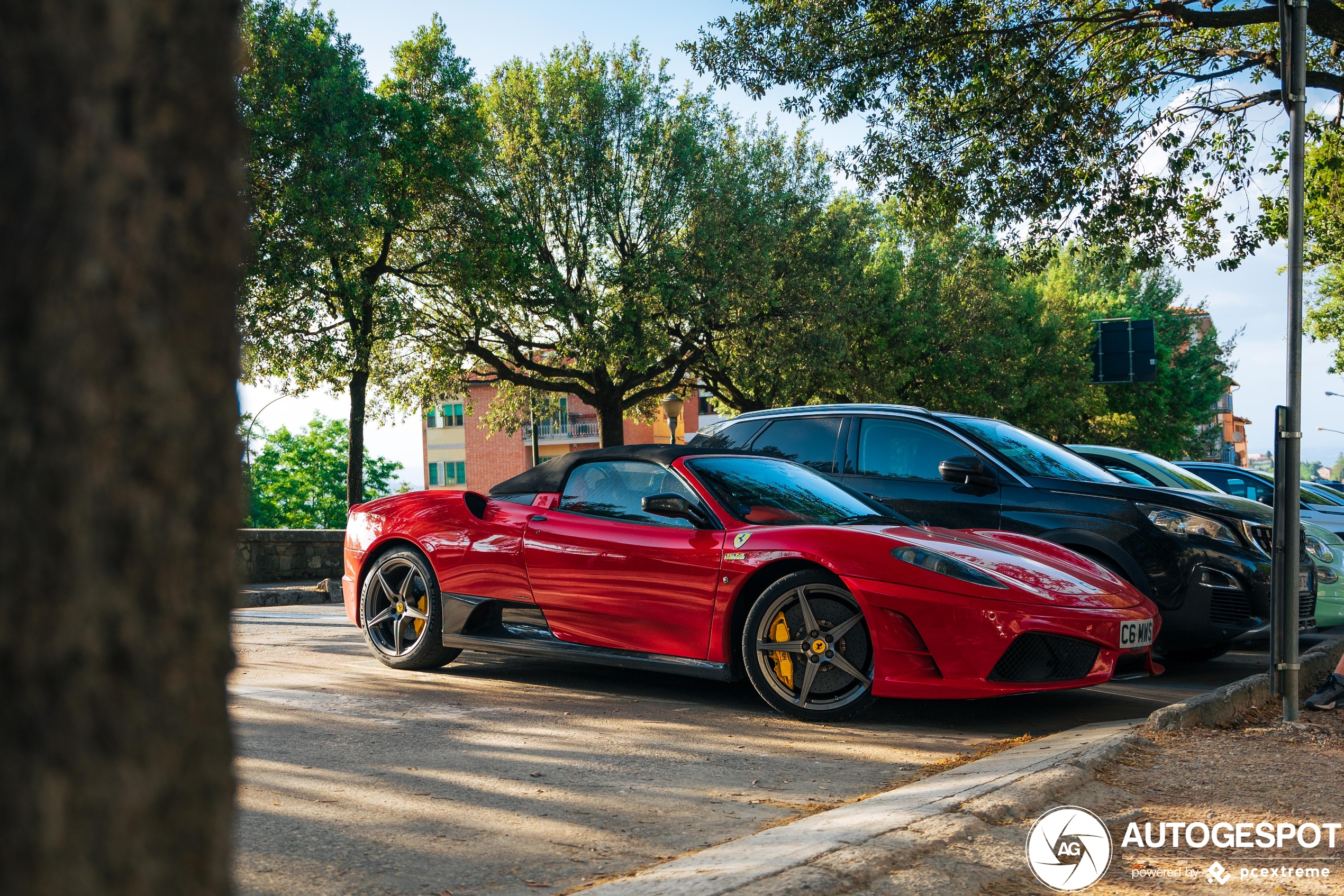 Ferrari Scuderia Spider 16M