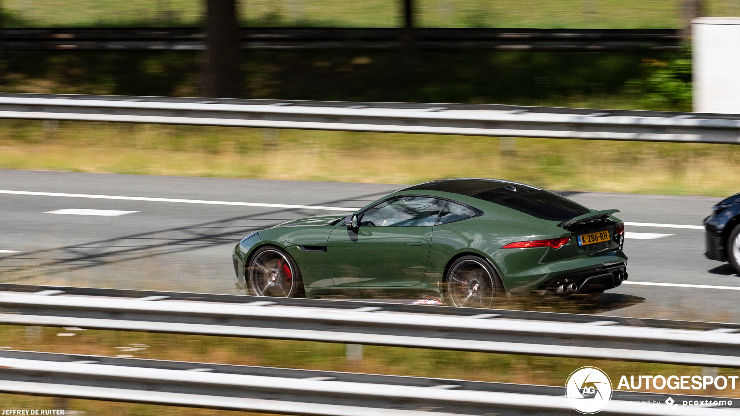 Jaguar F-TYPE R AWD Coupé