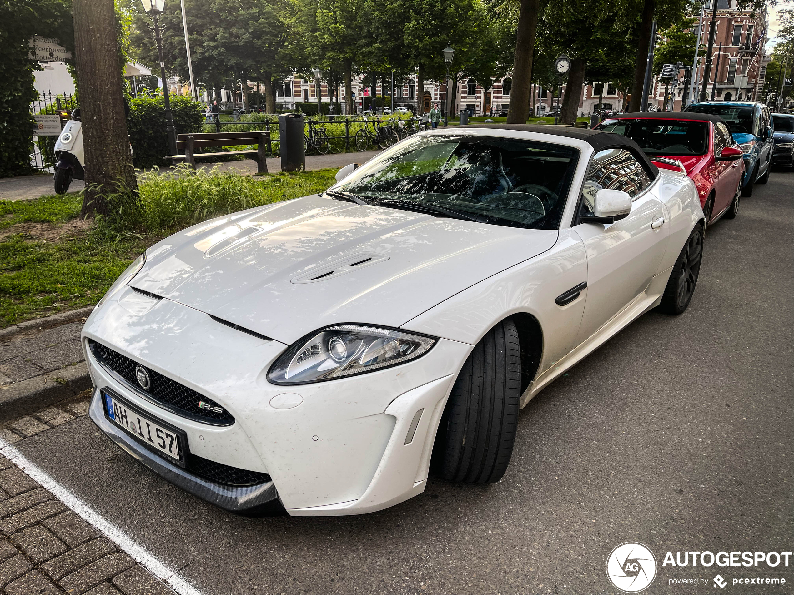 Jaguar XKR-S Convertible 2012