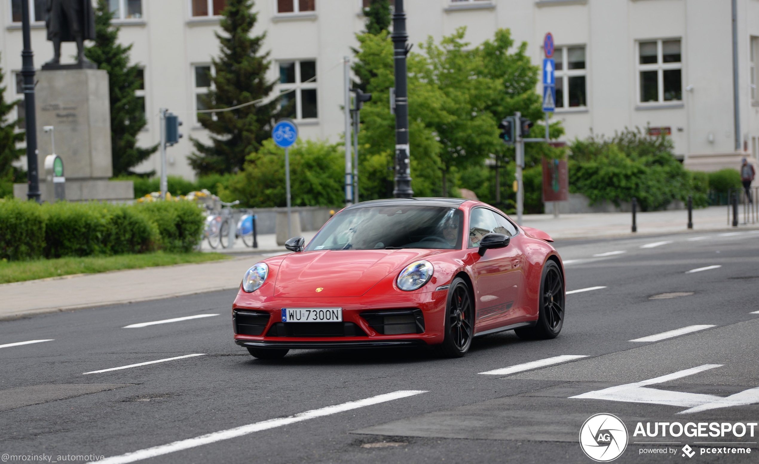 Porsche 992 Carrera 4 GTS