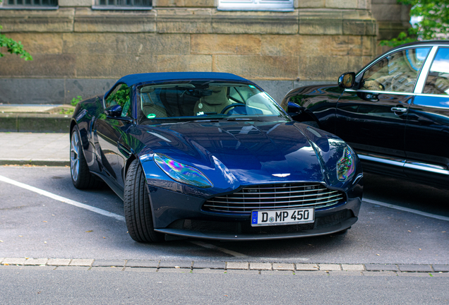 Aston Martin DB11 V8 Volante