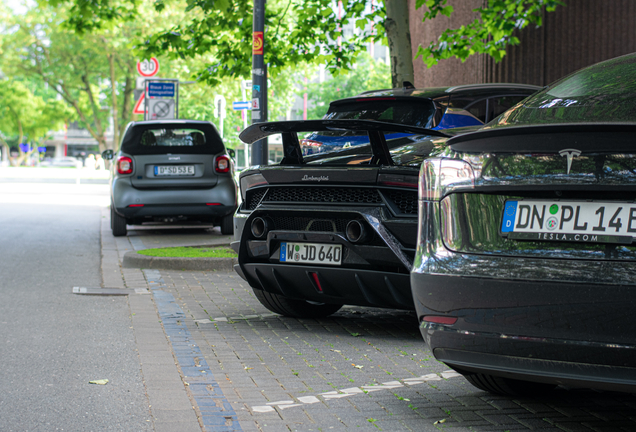 Lamborghini Huracán LP640-4 Performante