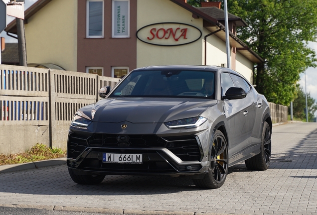 Lamborghini Urus