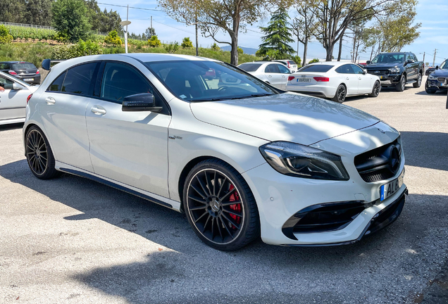 Mercedes-AMG A 45 W176 2015