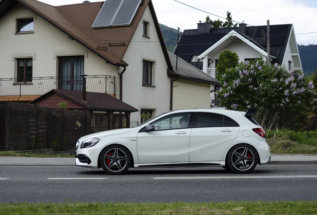 Mercedes-AMG A 45 W176 2015