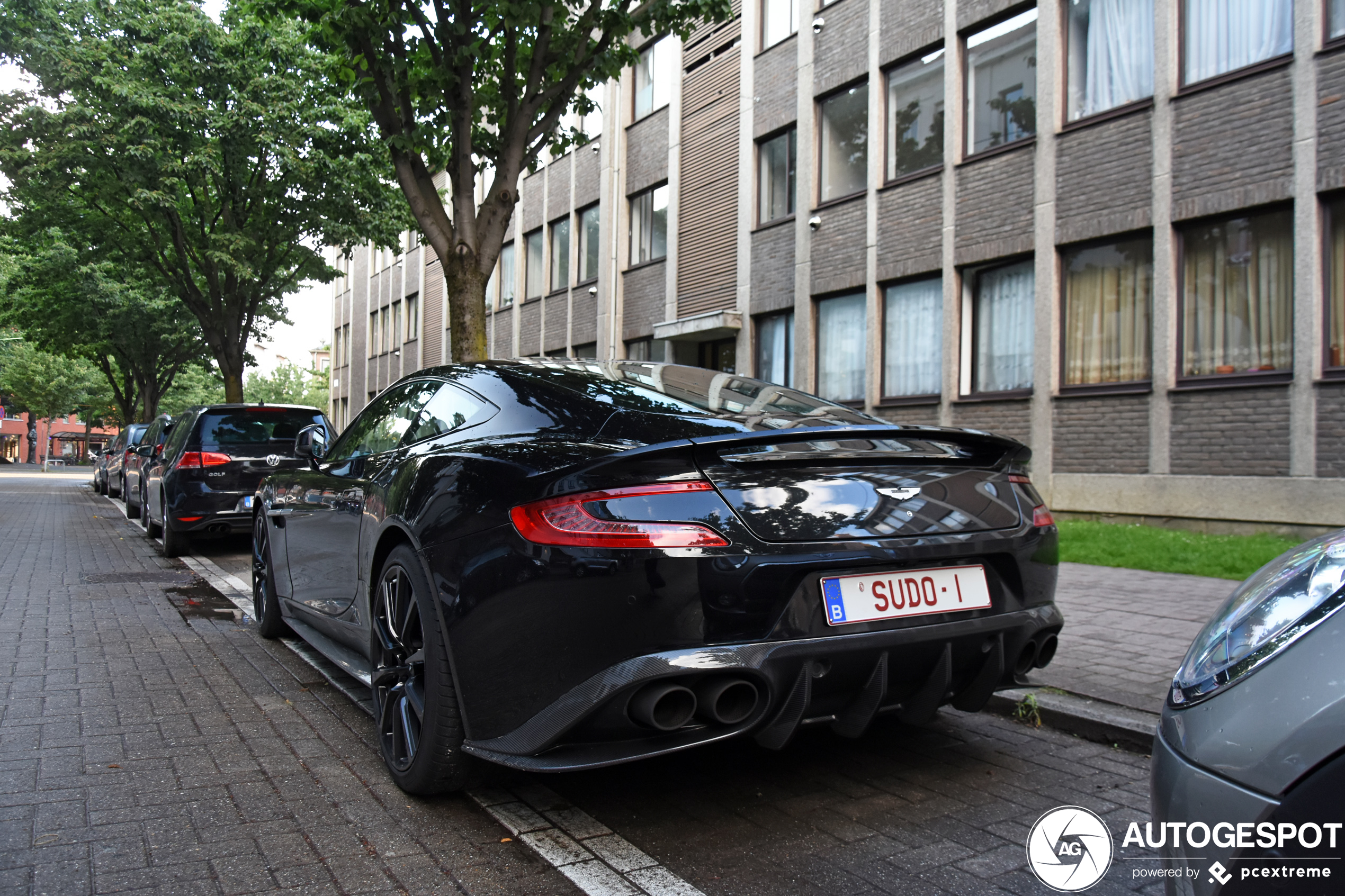 Aston Martin Vanquish S 2017