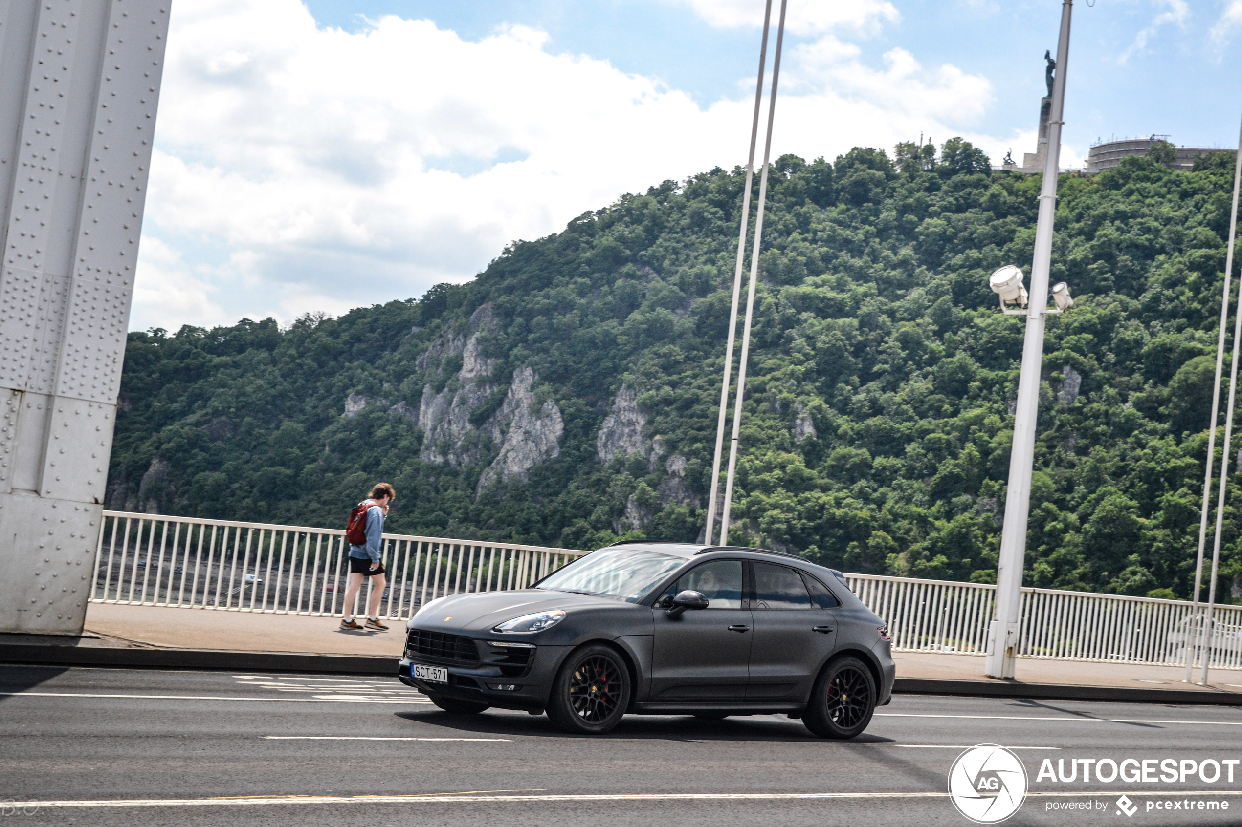 Porsche 95B Macan GTS