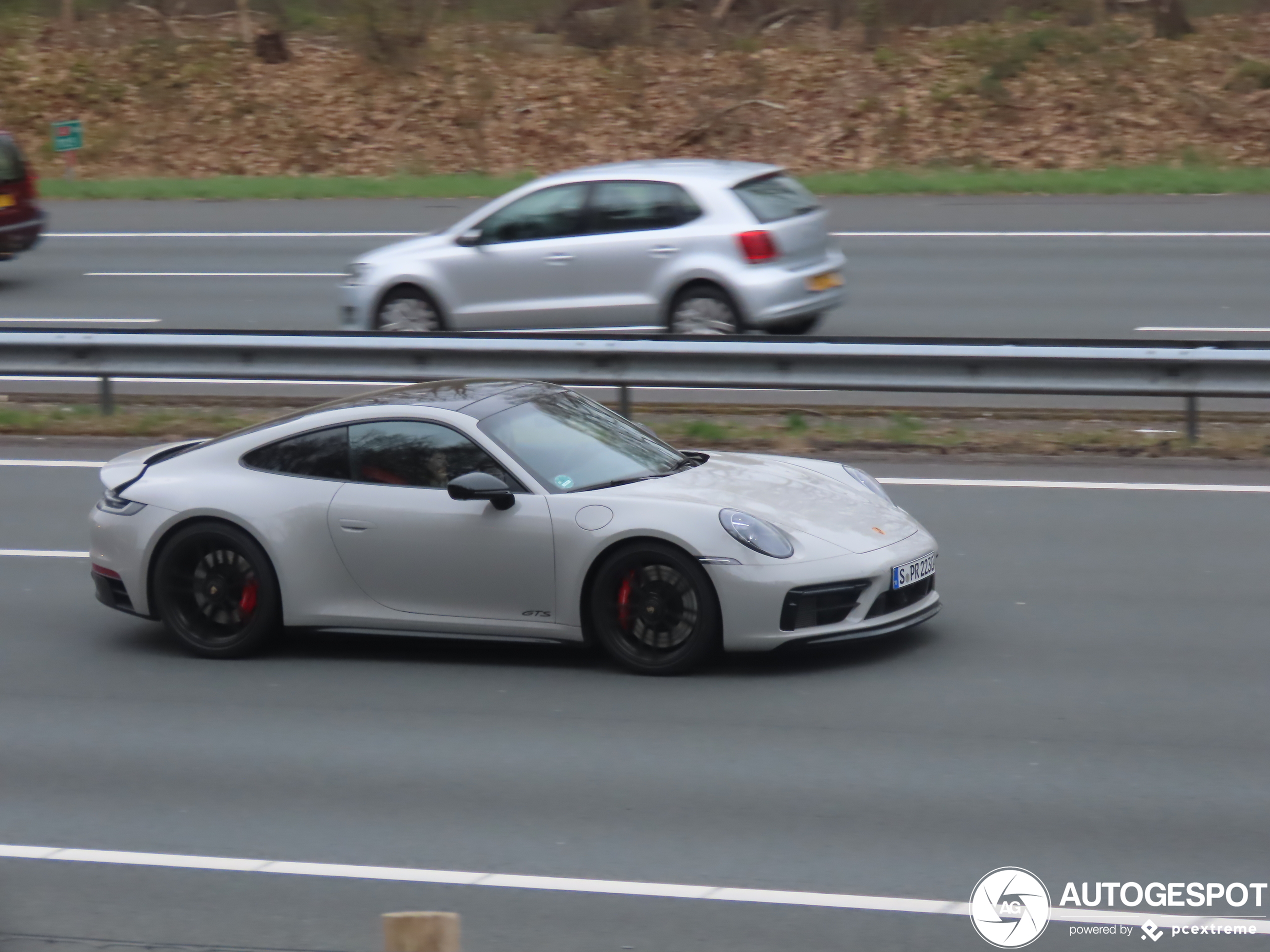 Porsche 992 Carrera 4 GTS