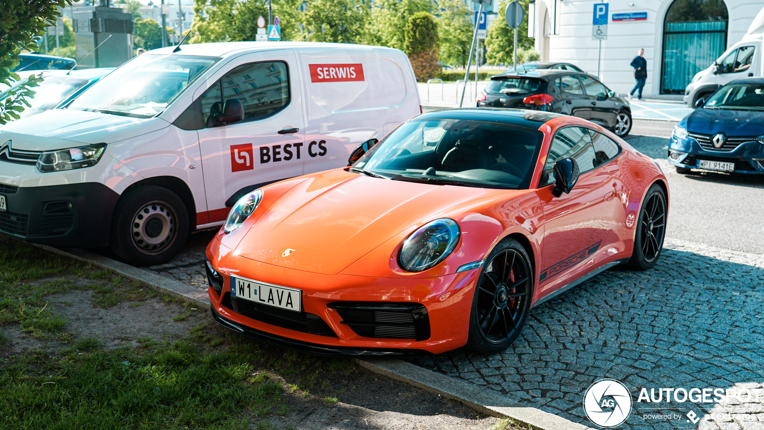 Porsche 992 Carrera 4 GTS