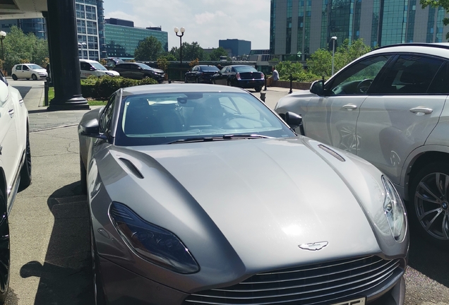 Aston Martin DB11 V8