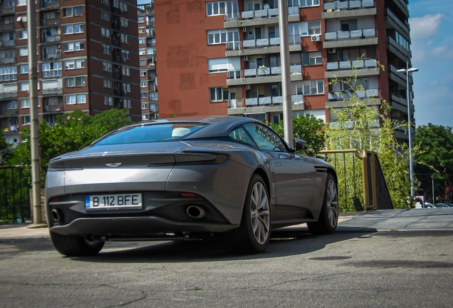 Aston Martin DB11 V8